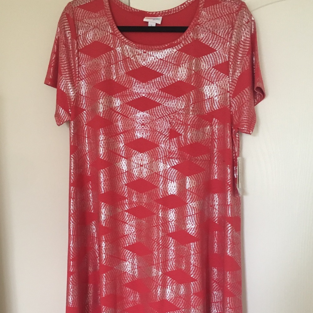 BNWT LuLaRoe Elegant Carly Size Large